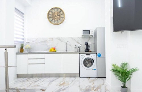Bailen-Miraflores Appartement | Diego de Vergara 36 Bajo 2