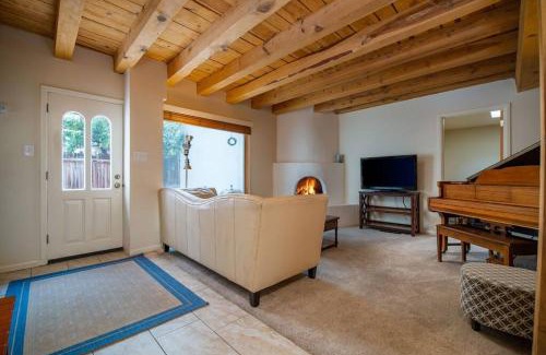 South Capitol Maison | Diego Getaway- Courtyard - 3BR & Office