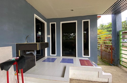 Bayabas Maison | DigFamilyApartment Suite Room with toilet in Bayabas near Tandag City