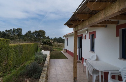 Priorada Villa | Digne Red Villa, piscine, barbecue