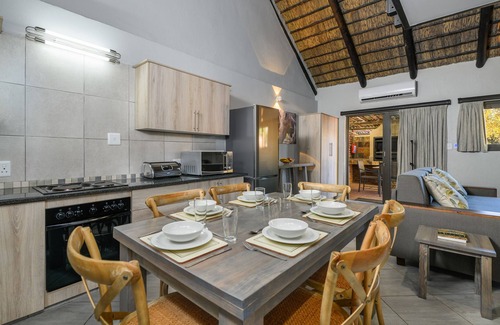 Madibeng Appartement | Dikhololo