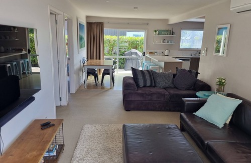 Waihi Beach Maison | Dillon Delight - Waihi Beach Bach