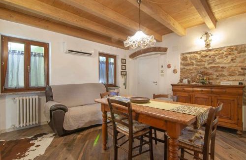Sant'Ambrogio di Valpolicella Appartement | Dimora Laura - Romantico con stufa a legno