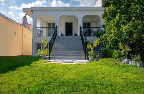Agia Marina Maison | Dimitrios House - 2 Bedrooms & Cozy Atmosphere, by ZanteWize
