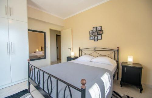 Agia Marina Maison | Dimitrios House - 2 Bedrooms & Cozy Atmosphere, by ZanteWize