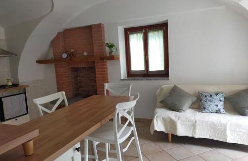 Ivrea Appartement | Dimora 5 laghi -A due passi dal Lago Sirio
