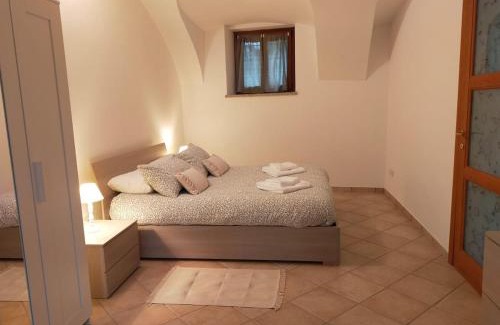 Ivrea Appartement | Dimora 5 laghi -A due passi dal Lago Sirio