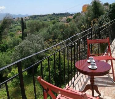 Agia Thekli Maison | Dina's House