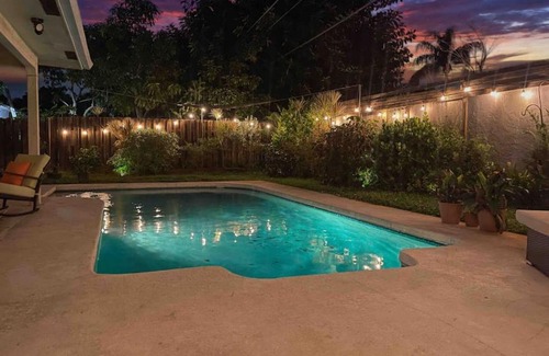 Tropic Palms Maison | Dinas Home with Modern Interior and Heated Pool