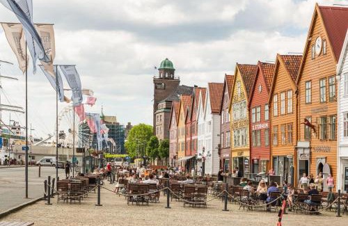 Bergenhus Appartement | Dinbnb Apartments I 600m to Bryggen & 100m to the Mountain Hikes