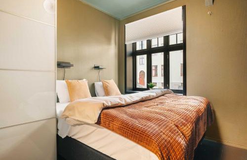 Bergenhus Appartement | DINBNB Apartments l Balcony & Sea Views l 800 m to Bryggen