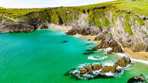 Dingle Maison | Dingle Harbour Cottages 3 Bed Sleeps 7 by Trident Holiday Homes