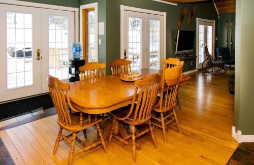 Eagle Lake Chalet De Ski | Dingle Run Lodge at Sir Sam's