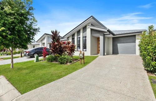 Caboolture South Maison | Dingo Den!