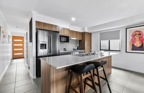 Caboolture South Maison | Dingo Den!