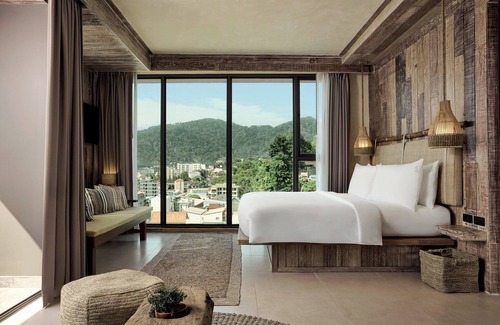 Nanai Road Hôtel | Dinso Resort & Villas Phuket, Vignette Collection by IHG