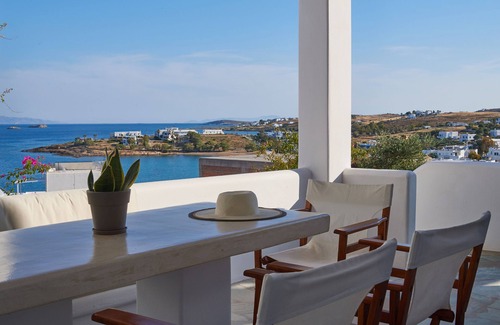 Piso Livadi Maison | Maison de Dionysos avec vue imprenable sur la mer, à 50m de la plage de sable de Logaras
