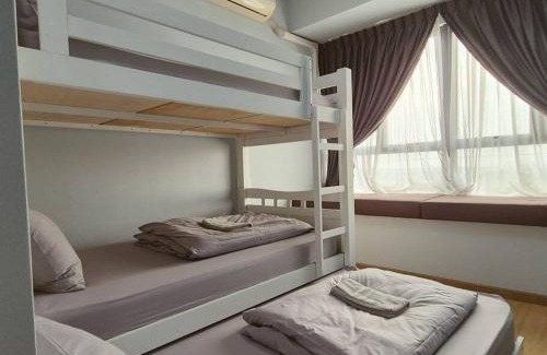 Central District Appartement | Direct mall access & beach - Large group 8 pax