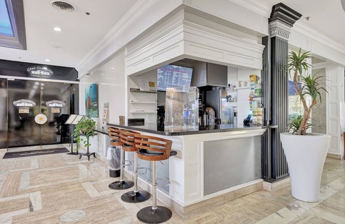 Bermuda Riviera Appartement | Direct Ocean Front Room