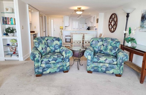 Litchfield by the Sea Copropriété | Direct Ocean Front à Litchfield par la mer. Rare 2 chambres et 2 porches en bord de mer!