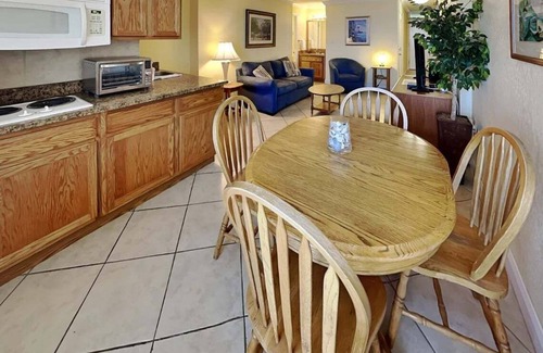 Lenox Park Copropriété | Direct Ocean Views – Walk to Dining & Beach Fun