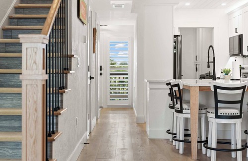 Butler Beach Copropriété | Direct Ocean View, Steps to beach, Modern Updates