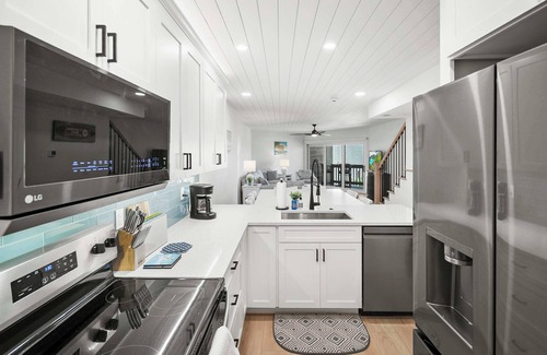 Butler Beach Copropriété | Direct Ocean View, Steps to beach, Modern Updates
