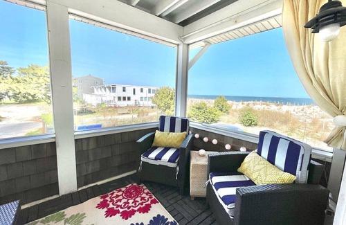 Dewey Beach Copropriété | Direct Ocean Views from your bed & screened-in deck.Pet friendly! 2br 2bth
