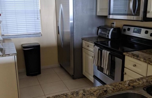 Fort Pierce Shores Copropriété | Condo Luxe Direct Oceanfront sur North Hutchinson Island