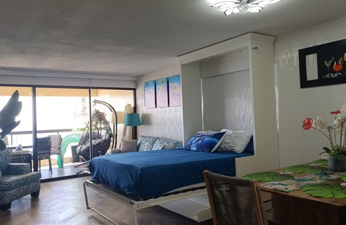 Diamond Head - Kapahulu - St. Louis Hôtel | Direct Oceanfront in the Heart of Waikiki! Spectacular New Custom Reno!!!