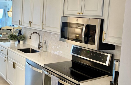 South Bethany Maison | DIRECT OCEANFRONT House, interior renovation 2022; VERY RARELY RENTEDor occupied
