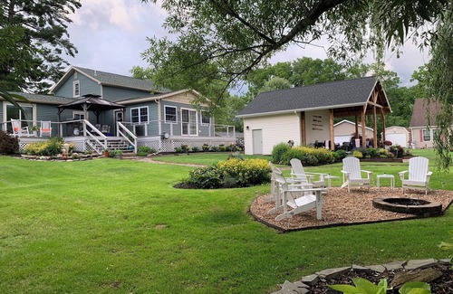 Waterloo Maison | Direct Waterfront private house, NEW 40ft dock w/power, sleeps 8 in Wine Country