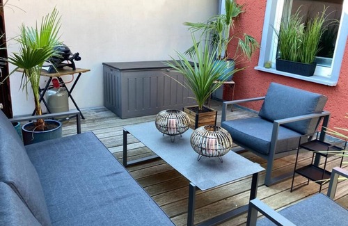 Neubrandenburg Appartement | Directly in the city center, 95sqm lovely apartment/1OG with large south-facing terrace, 900m to the lake