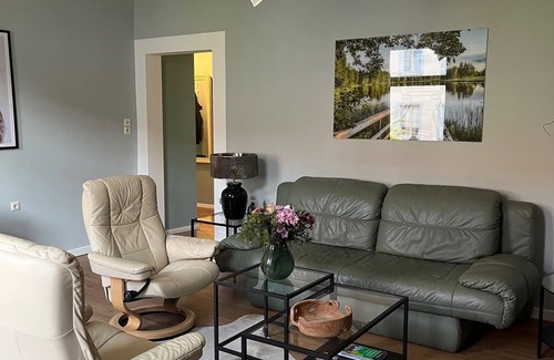 Neubrandenburg Appartement | Directly in the city center, 95sqm lovely apartment/1OG with large south-facing terrace, 900m to the lake