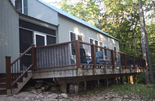 Tuftonboro Maison | Sur le lac Winnipesaukee, maison de 2 étages, cabine, quai et terrasse 7 Nt Min