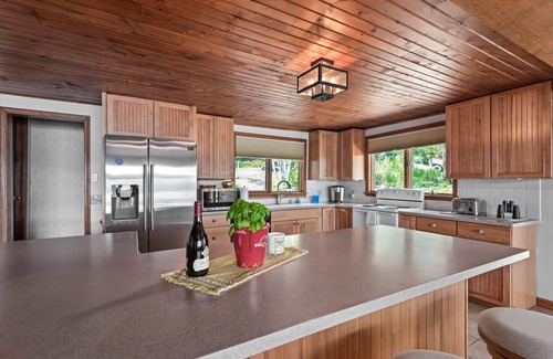 Skaneateles Maison | Directly on Skaneateles Lake, Expansive Deck; Boathouse & Dock