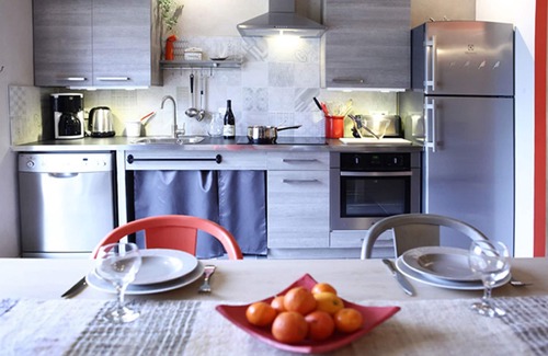 Apt Appartement | Appartement accessible aux personnes à mobilité réduite au rez-de-chaussée d'une ancienne maison de campagne