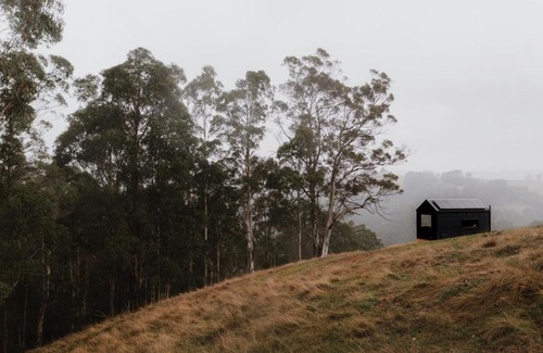 Hallston Maison | Disconnect in a Private Nature Cabin - Luen