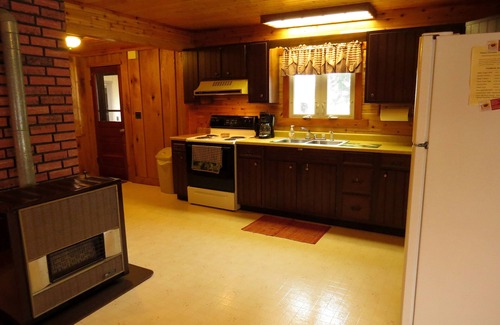 Terra Alta Cottage | Tarifs réduits / Pins Whispering / Milieu agricole / Bassin de capture et de rétention