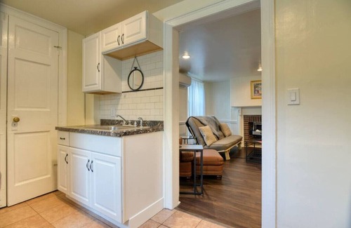 Perryville Appartement | Discounted Stays | 1BR | Dog-Friendly | King | A/C