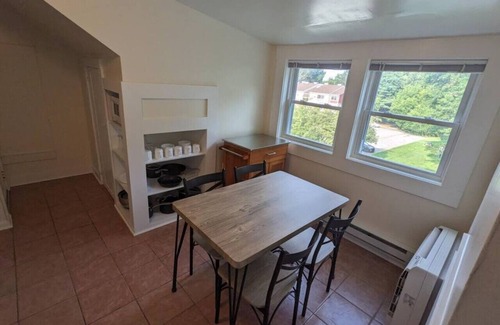 Perryville Appartement | Discounted Stays | 2BR | Dog-Friendly | King | A/C
