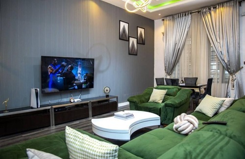 Lagos Mainland Appartement | Discover Biens by Forji's luxurious 4-bedroom apartment in Chevron!