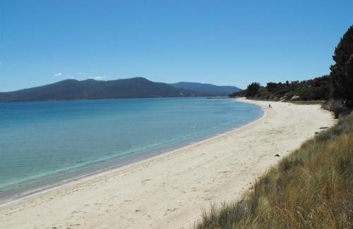 Alonnah Maison | Discover Bruny Island Holiday Accommodation