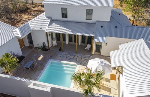 Arp Maison | Discover Elegance at Wildfeather Retreat!