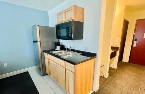 Cuero Maison | Discover More of Cuero, TX! Pet-friendly Unit w/ Kitchenette, FREE Parking!