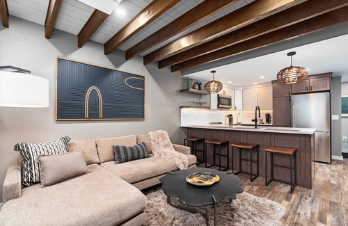 Duluth Appartement | Discover Serenity: Your Ultimate Hidden Retreat for a Cozy Vacation Getaway.