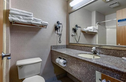 Parkrose Maison | Discover the Greater Portland Area from our warm and welcoming suites!