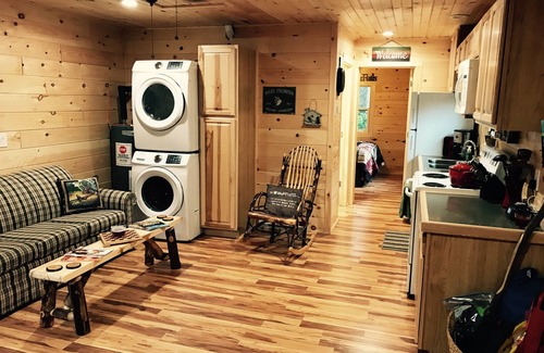 Manton Cabine | "Camp Garno" est nouvellement construit Cabane dans les bois! Profitez des sentiers / chasse / détente!