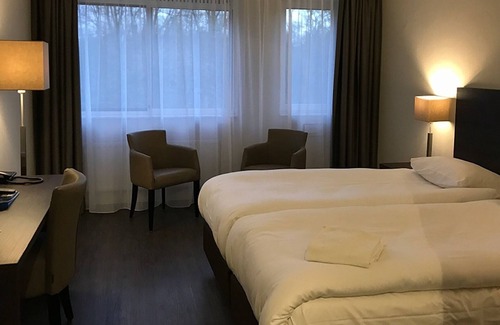 Ellecom Hôtel | Discover the Perfect Nature Getaway Close to Burgers Zoo | Swimming Pool