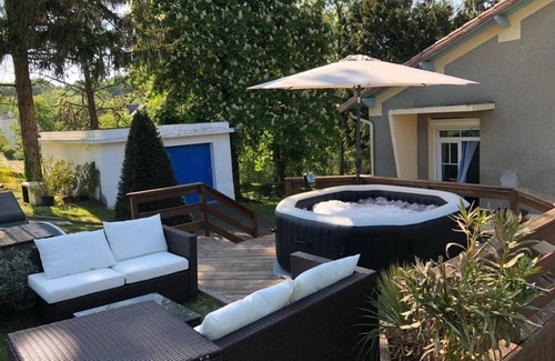 Faymoreau Villa | Découvrez la Villa Des Moulins - Piscine chauffée & Jacuzzi